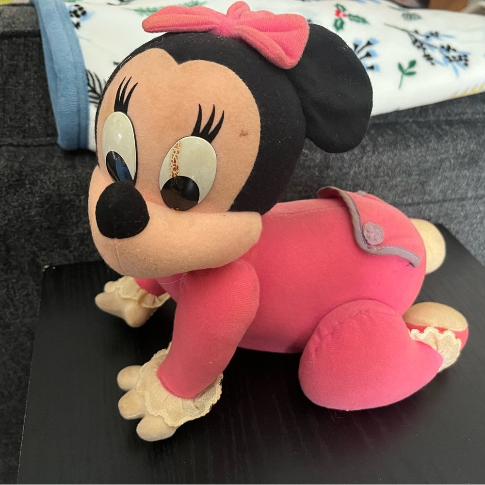 1995 Mattel Minnie Mouse Touch ‘n Crawl Toy